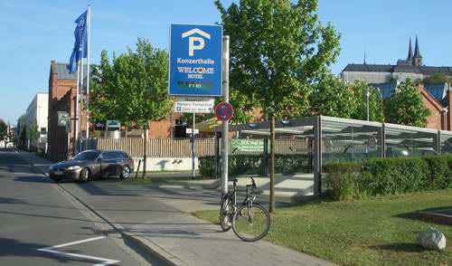 Einfahrt zum Parkhaus (Tiefgarage) Kongresshalle in Bamberg